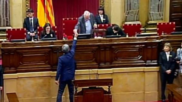 Momento de la votación del presidente del Parlament. Momento de la votación del presidente del Parlament.