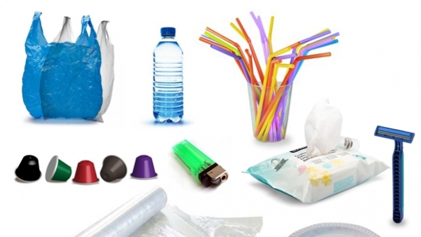 PLÁSTICOS.
(Plastikos)