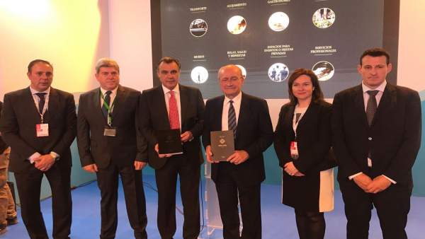 Presentación de la guía turística de lujo málaga capital en fitur 2018 Presentación de la guía turística de lujo málaga capital en fitur 2018