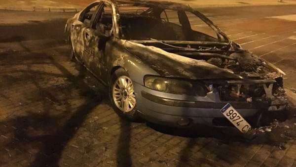 El coche quemado el concejal de UPU José Carlos Hernández Cansino. El coche quemado el concejal de UPU José Carlos Hernández Cansino.