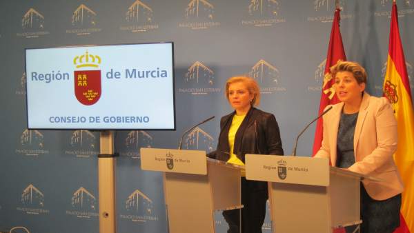 Noelia Arroyo, A La Derecha, Durante La Rueda De Prensa Noelia Arroyo, A La Derecha, Durante La Rueda De Prensa