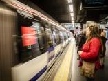 Detenido un hombre en Madrid por violar a una joven y agredir a otras cuatro al salir del metro