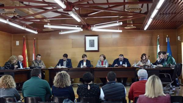 Nota Y Foto / La Comarca De Los Montes Recibe Más De 40 Millones De La Junta En Nota Y Foto / La Comarca De Los Montes Recibe Más De 40 Millones De La Junta En