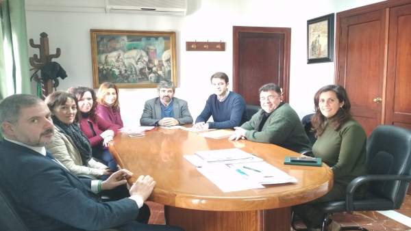 Reunión en Coria en torno a la ILM. Reunión en Coria en torno a la ILM.