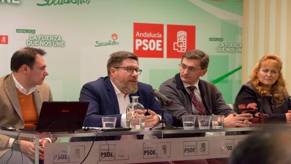 El consejero Sánchez Haro presenta ayudas para mejorar caminos rurales El consejero Sánchez Haro presenta ayudas para mejorar caminos rurales