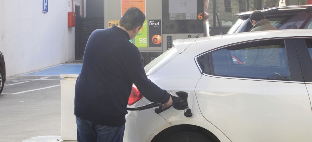 Gasolina, gasolinera, petróleo, combustible, gasóleo, precios, IPC, consumo