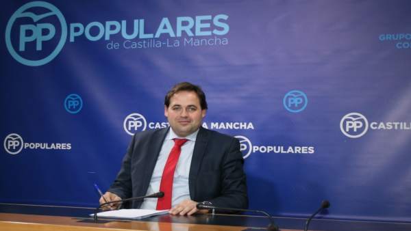 Francisco Núñez en rueda de prensa Francisco Núñez en rueda de prensa