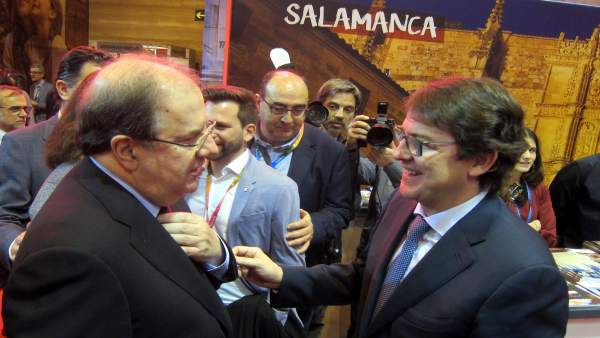Fernández Mañueco y Juan Vicente Herrera delante del expositor de Salamanca Fernández Mañueco y Juan Vicente Herrera delante del expositor de Salamanca