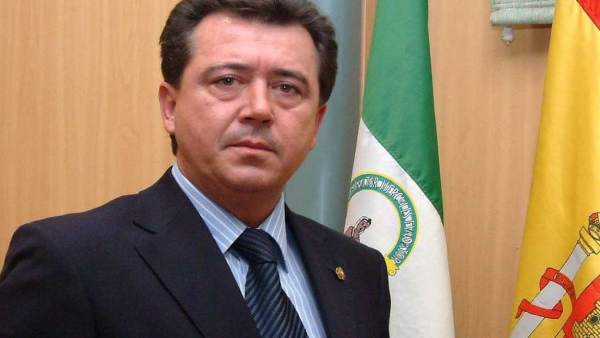 El alcalde de Linares, Juan Fernández. El alcalde de Linares, Juan Fernández.