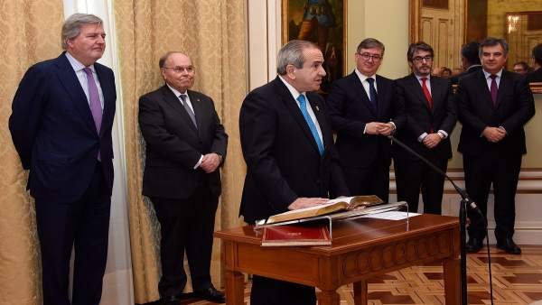 Toma de posesión de Emilio Lora Tamayo como rector de la UIMP Toma de posesión de Emilio Lora Tamayo como rector de la UIMP