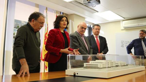 Montón presenta la maqueta del nou centre de salut i especialitats de l'Espai Campanar, que conclouran en 2020 Montón presenta la maqueta del nou centre de salut i especialitats de l'Espai Campanar, que conclouran en 2020