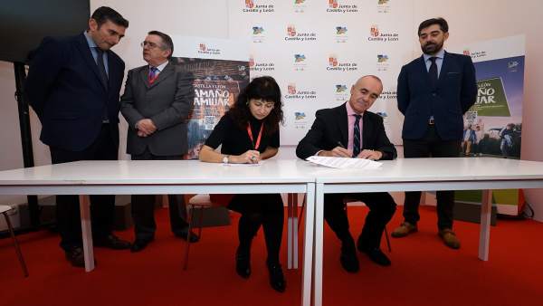 Firma del convenio entre los ayuntamientos de Valladolid y Sevilla Firma del convenio entre los ayuntamientos de Valladolid y Sevilla