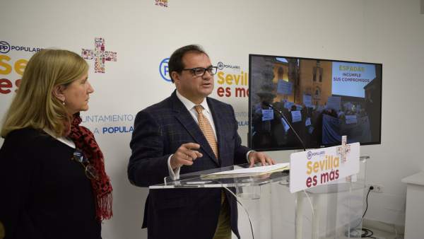Amidea Navarro y Jaime Ruiz, en rueda de prensa Amidea Navarro y Jaime Ruiz, en rueda de prensa