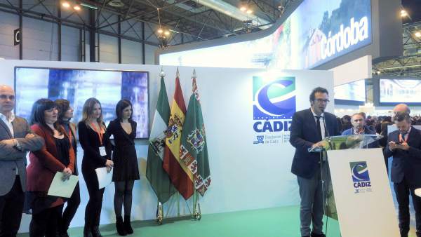 Np + Foto Fitur Np + Foto Fitur
