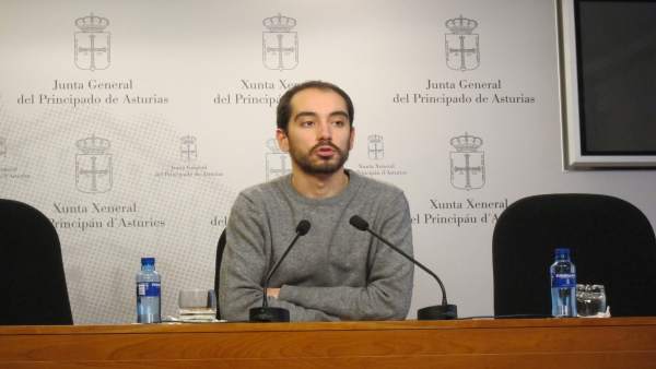 El diputado de Pôdemos Héctor Piernavieja El diputado de Pôdemos Héctor Piernavieja