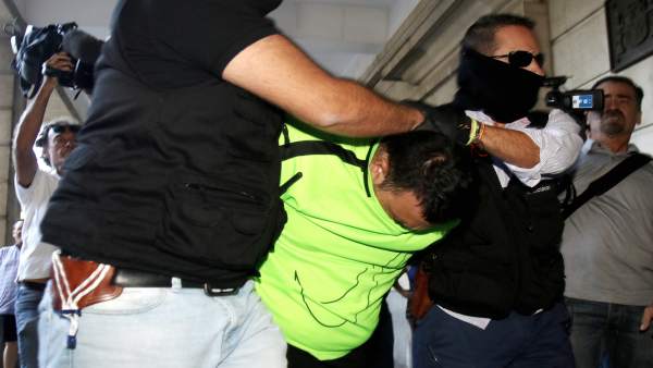 Uno de los detenidos por el triple crimen de Dos Hermanas (Sevilla) Uno de los detenidos por el triple crimen de Dos Hermanas (Sevilla)