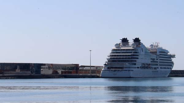 Puerto crucero primera escala seabourn encore lujo málaga bahía terminal buque Puerto crucero primera escala seabourn encore lujo málaga bahía terminal buque