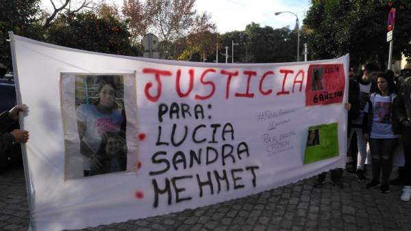 Protesta contra los detenidos por el triple crimen de Dos Hermanas Protesta contra los detenidos por el triple crimen de Dos Hermanas