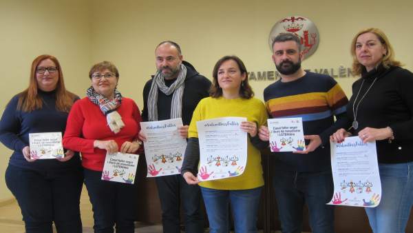 Lozano y Fuset presentan las campañas por una Fallas sin machismo y LGTBfòbia Lozano y Fuset presentan las campañas por una Fallas sin machismo y LGTBfòbia