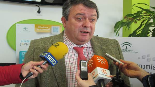Eduardo Muñoz. Eduardo Muñoz.