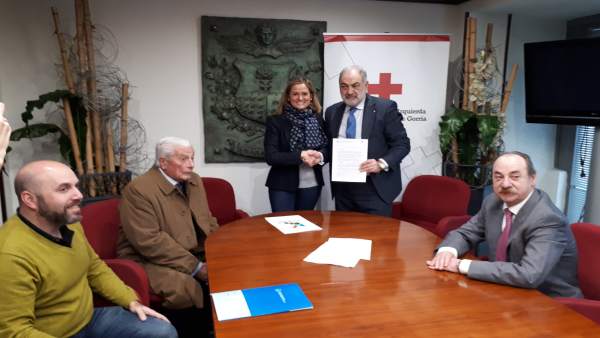 Firma del convenio con Cruz Roja Firma del convenio con Cruz Roja