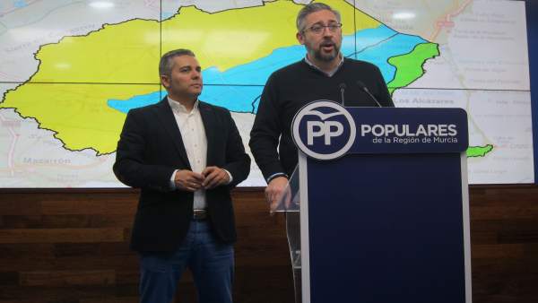 Víctor Martínez y Jesús Camo en rueda de prensa Víctor Martínez y Jesús Camo en rueda de prensa