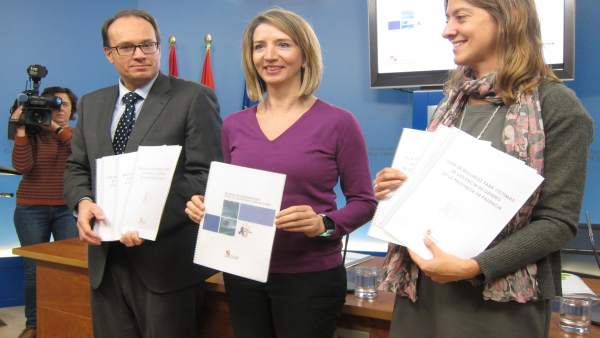 Carlos Raúl de Pablos, Alicia García (c) y Esperanza Vázquez (d) Carlos Raúl de Pablos, Alicia García (c) y Esperanza Vázquez (d)