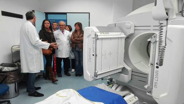 Parlamentarios del PP visitan el Hospital Torrecárdenas Parlamentarios del PP visitan el Hospital Torrecárdenas