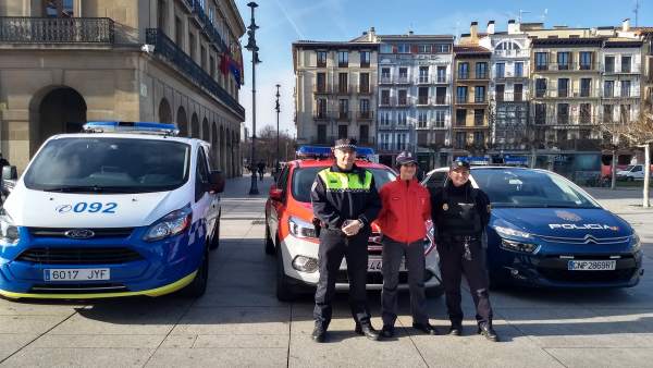 Policía Nacional, Policía Foral y Policía Municipal de Pamplona. Policía Nacional, Policía Foral y Policía Municipal de Pamplona.