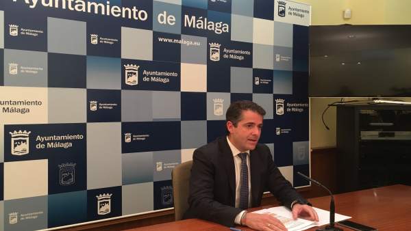 Carlos Conde en rueda de prensa Carlos Conde en rueda de prensa