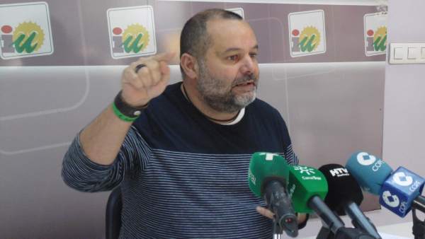 El coordinador provincial de IULV-CA en Huelva, Rafael Sánchez Rufo. El coordinador provincial de IULV-CA en Huelva, Rafael Sánchez Rufo.