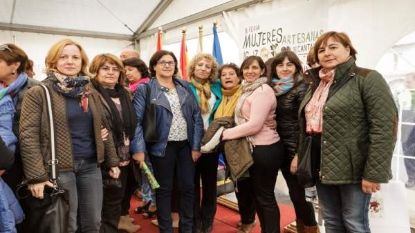 Díaz Tezanos en la Feria de Mujeres Artesanas (Archivo) Díaz Tezanos en la Feria de Mujeres Artesanas (Archivo)