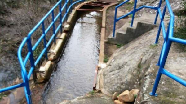 Canalización para captar agua de la Garganta del Capitán Canalización para captar agua de la Garganta del Capitán