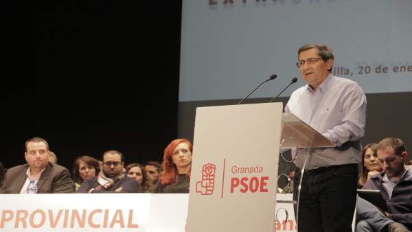 José Entrena interviene en el Comité Provincial del PSOE de Granada José Entrena interviene en el Comité Provincial del PSOE de Granada