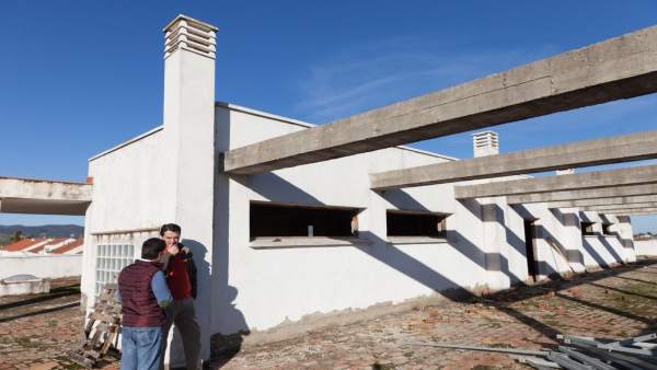El PP insta a impulsar apartamentos para mayores en Encinarejo (Córdoba) El PP insta a impulsar apartamentos para mayores en Encinarejo (Córdoba)