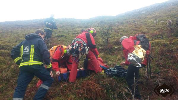 Rescate excuersionista en Llanes. Rescate excuersionista en Llanes.