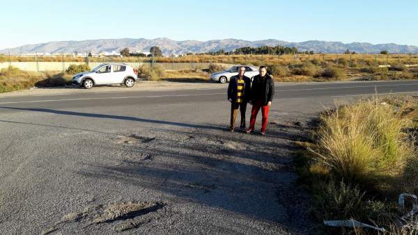 PSOE de Almería reclama un asfaltado en la carretera de acceso a El Alquián PSOE de Almería reclama un asfaltado en la carretera de acceso a El Alquián