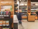 Abre Amazon Go, el supermercado sin cajeros, aunque con un año de retraso