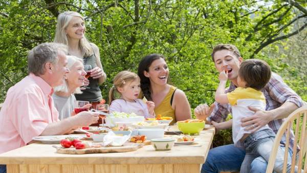 En familia se pueden cumplir muchos propósitos de año nuevo. En familia se pueden cumplir muchos propósitos de año nuevo.