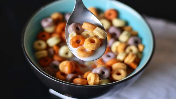 Desayunar, desayuno, desayunando, cereales Desayunar, desayuno, desayunando, cereales
