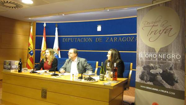 Tornos, Fuster y Usón han presentado la III edición de 'Descubre la trufa' Tornos, Fuster y Usón han presentado la III edición de 'Descubre la trufa'