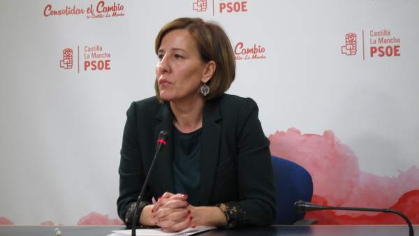 Fernández en rueda de prensa Fernández en rueda de prensa