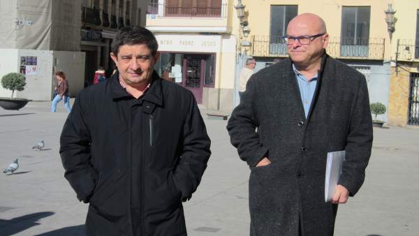 Francisco Reyes (i), junto a Manuel Fernández. Francisco Reyes (i), junto a Manuel Fernández.