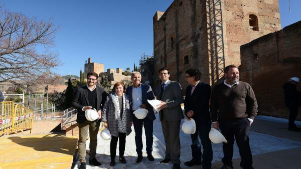 El alcalde de Granada, este lunes, en una visita de la Junta a la Alhambra El alcalde de Granada, este lunes, en una visita de la Junta a la Alhambra