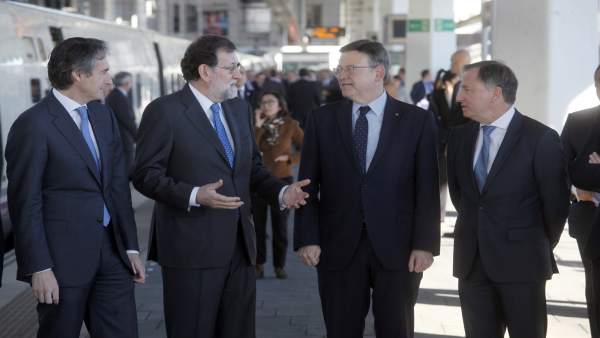 Rajoy inaugura l'AVE Madrid-Castelló i arriba amb quasi mitja hora de retard Rajoy inaugura l'AVE Madrid-Castelló i arriba amb quasi mitja hora de retard