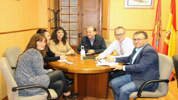Heredia y alcalde de alora reunidos emergencias AVE adif Heredia y alcalde de alora reunidos emergencias AVE adif