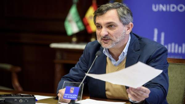 El diputado Ángel Escobar ha respondido a Susana Díaz sobre Residencia Asistida. El diputado Ángel Escobar ha respondido a Susana Díaz sobre Residencia Asistida.