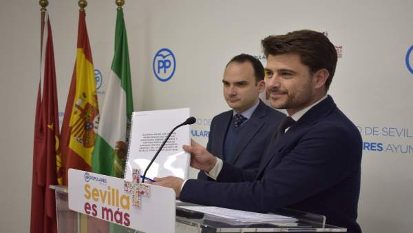 Beltrán Pérez en rueda de prensa. Beltrán Pérez en rueda de prensa.