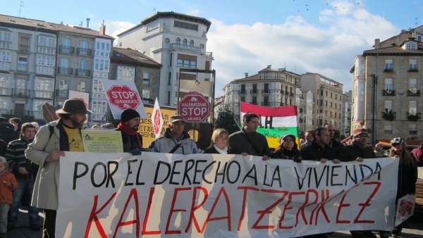 Manifestación de la plataforma Kaleratzeak Stop Desahucios Manifestación de la plataforma Kaleratzeak Stop Desahucios