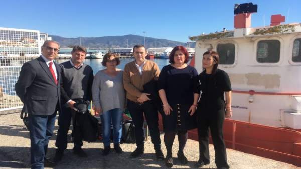El PSOE visita el centro de acogida temporal de inmigrantes El PSOE visita el centro de acogida temporal de inmigrantes